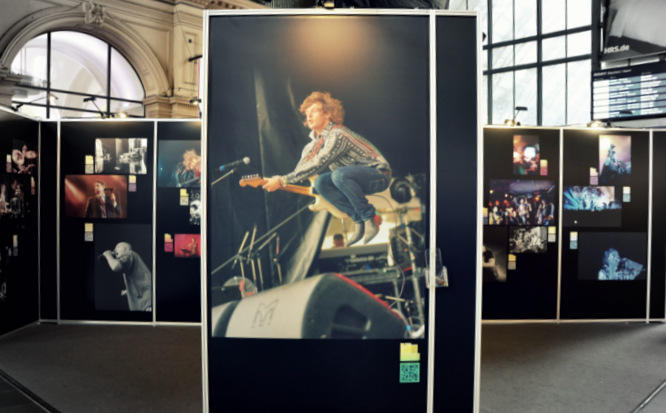 Klapprad & Yogamatte, Radtour, Hessen, Main, Frankfurt, Hauptbahnhof, Fotografie, Ausstellung, Rock