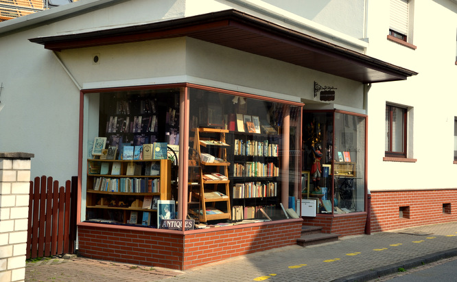 Klapprad & Yogamatte, Radtour, Hessen, Mörfelden, Antiquariat